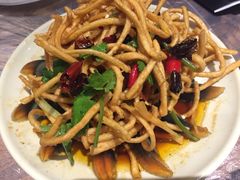 -巴厘龙虾·榜首油焖大虾(音乐学院·沿江酒馆店)