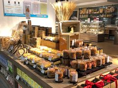 面包甜点陈列柜-欧式面包坊(青岛万象城店)