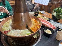 -果松木炭酸菜铜火锅·外婆参鸡汤