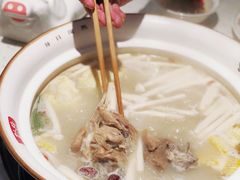 -三人行骨头王火锅(长寿店)