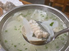 海白萝卜鱼汤-海港湾海鲜加工坊(海鲜大世界店)