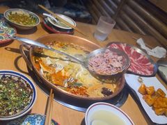 -洱火云南酸菜牛肉火锅(石景山当代商城店)