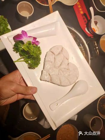 这个双人餐东西太多了 四个肉，四个菜，一份主食