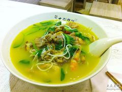 虾蛄汤面-十面欢腾·海鲜面·台式Bistro(长乐路店)