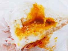 蛋黄流沙大包-全家便利店(杭州龙翔桥地铁站店)