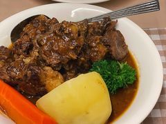 焖牛尾-船屋葡国餐厅