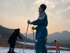 -济南卧虎山滑雪场