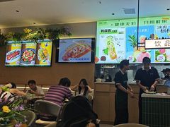 -大头虾越式风味餐厅(光明广场店)