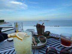 -瑰丽酒店·海吧·天际下午茶·现场DJ·天台酒吧