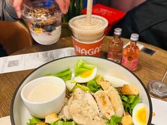煎三文鱼配泰式花生藜麦色拉-Wagas沃歌斯(富力广场店)