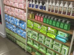 -名创优品(北京新中关购物中心地铁层店)