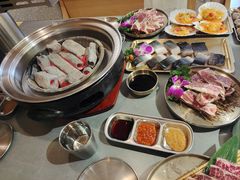 -围炉肉舍丹东海鲜烤肉·烤活鳗(步行街店)