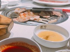 满心尝五花肉-本家韩国烤肉(青岛万象城店)