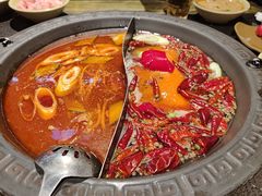 -宽板凳老灶火锅(台湾街店)