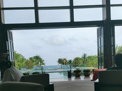 -亚龙湾喜来登·美景台大堂吧
