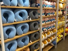 -名创优品(北京新中关购物中心地铁层店)