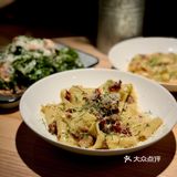 酱汁也很爱 牛尾宽面的面口感韧劲足 风干番茄有点惊喜