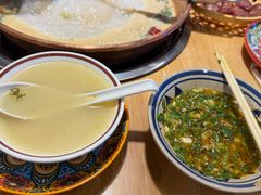 -洱火云南酸菜牛肉火锅(石景山当代商城店)