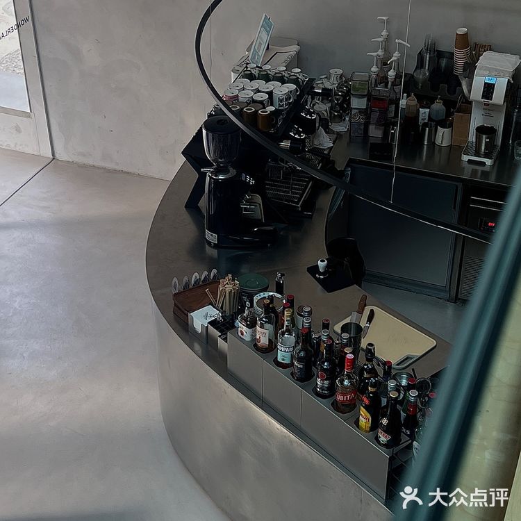 暗黑风咖啡馆又飒又高级⚫️Cafe&bar