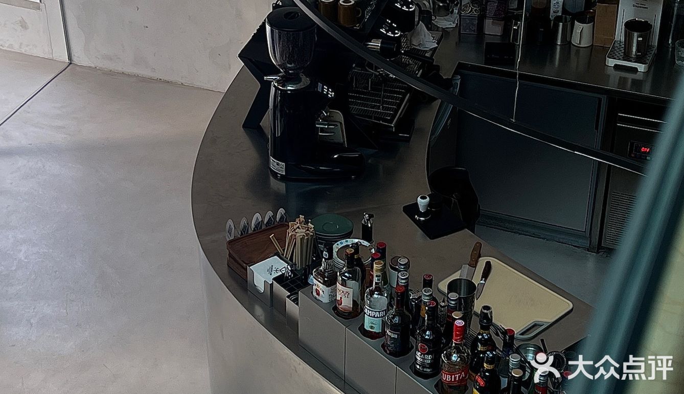 暗黑风咖啡馆又飒又高级⚫️Cafe&bar