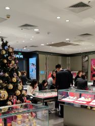 -周生生Chow Sang Sang(新世界店)