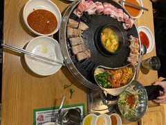 -江南猪肉商会无限续吃(弘大店)
