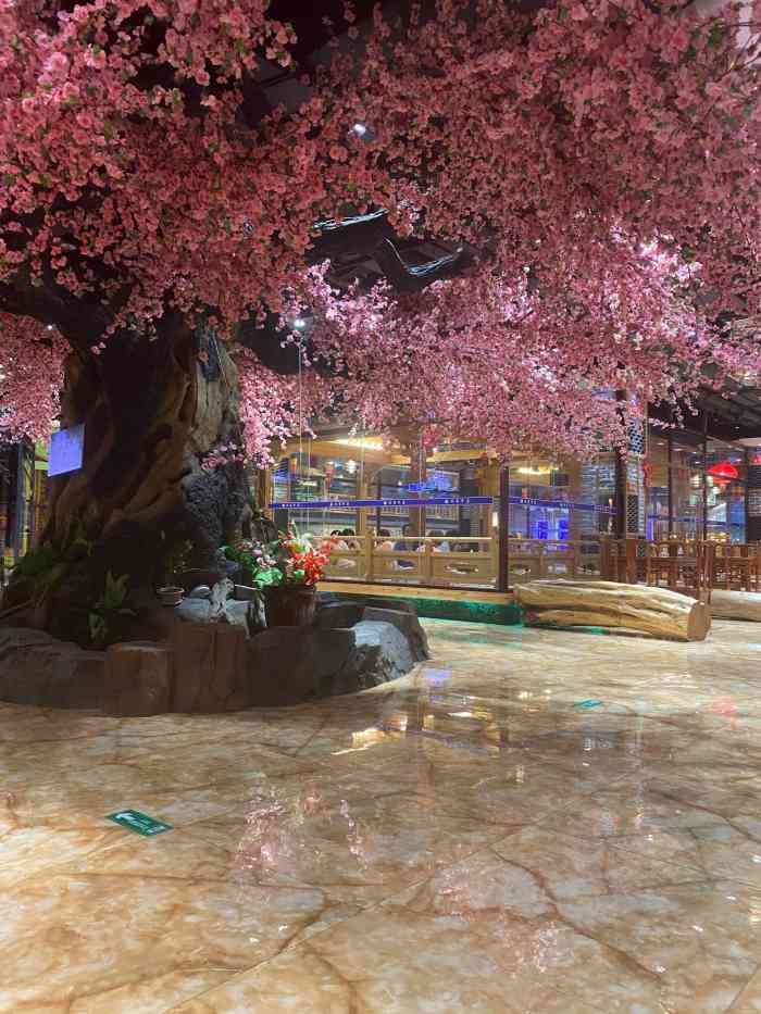 玉荷池汤泉-"【位置】天津街,宏济大舞台斜对面【服务.