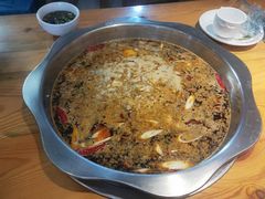 -椒点传统串串香
