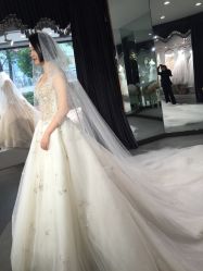 -艾米丽婚纱礼服