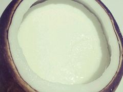 -志龙皇冠吃货椰子铺