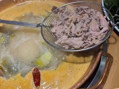-洱火云南酸菜牛肉火锅(石景山当代商城店)