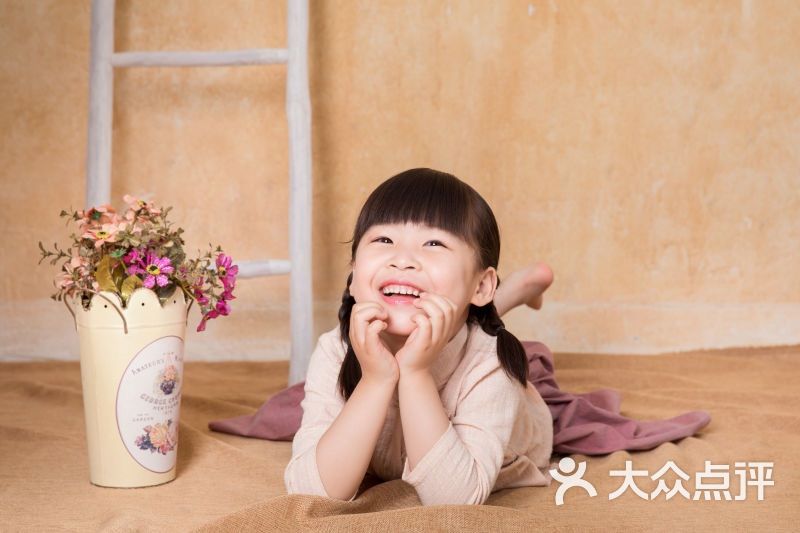奶牛叔叔儿童摄影生活馆