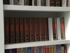 -钟书阁(松江泰晤士小镇店)