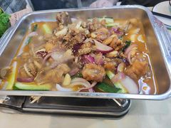 -猪三哥肥肠鸡川菜小炒