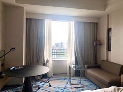 -上海漕河泾万丽酒店