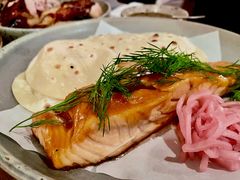 烟熏三文鱼配烤饺子皮和芥末籽酱-BOR Eatery(安福路店)