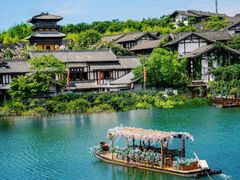 -茅山东方盐湖城景区