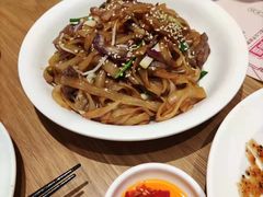 干炒牛河-顺风汤馆·广府粤菜(江宸天街店)