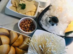 -左庭右院鲜牛肉火锅(浦江欢乐颂店)