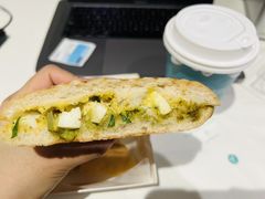 牛油果鸡蛋帕尼尼-théATRE茶聚场·餐厅(环球金融中心店)