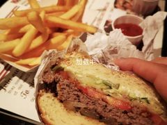 -The Habit Burger Grill 哈比特汉堡(复兴soho店)