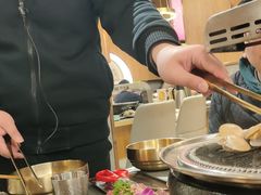 -围炉肉舍•炭烤活鳗•丹东海鲜烤肉(步行街店)