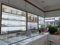 -翰佐蔡司小乐圆·依视路星趣控·暴龙眼镜折扣店