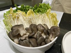 -红鼎豆捞·非遗鲍皇汤火锅(宝丰路店)