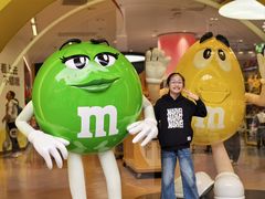 -m豆巧克力世界(上海世茂广场店)
