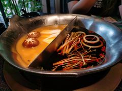 台式麻辣花胶鸡鸳鸯锅-湊湊火锅·茶憩(世博大道店)