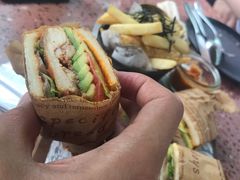 牛油果鸡肉三明治-La Terre乐田(万象城店)