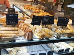 面包甜点陈列柜-仙峰天然面包(迎宾路店)