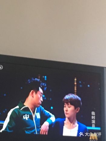 《临时演员》是由钱江汉、黄志伟共同执导，李洋担任编剧