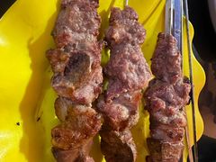 -烤肉小伙烤肉店